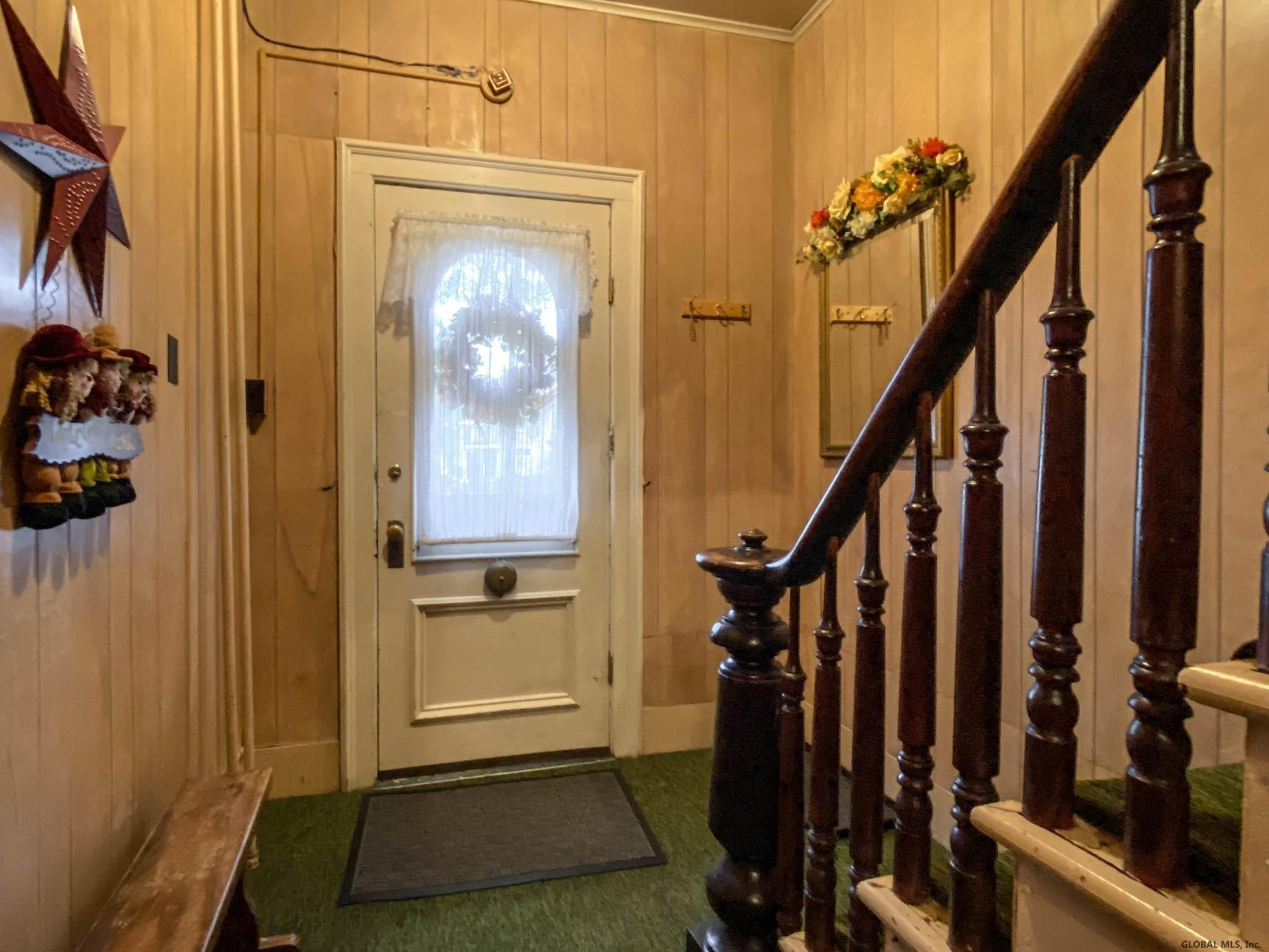 13 GROVE Avenue