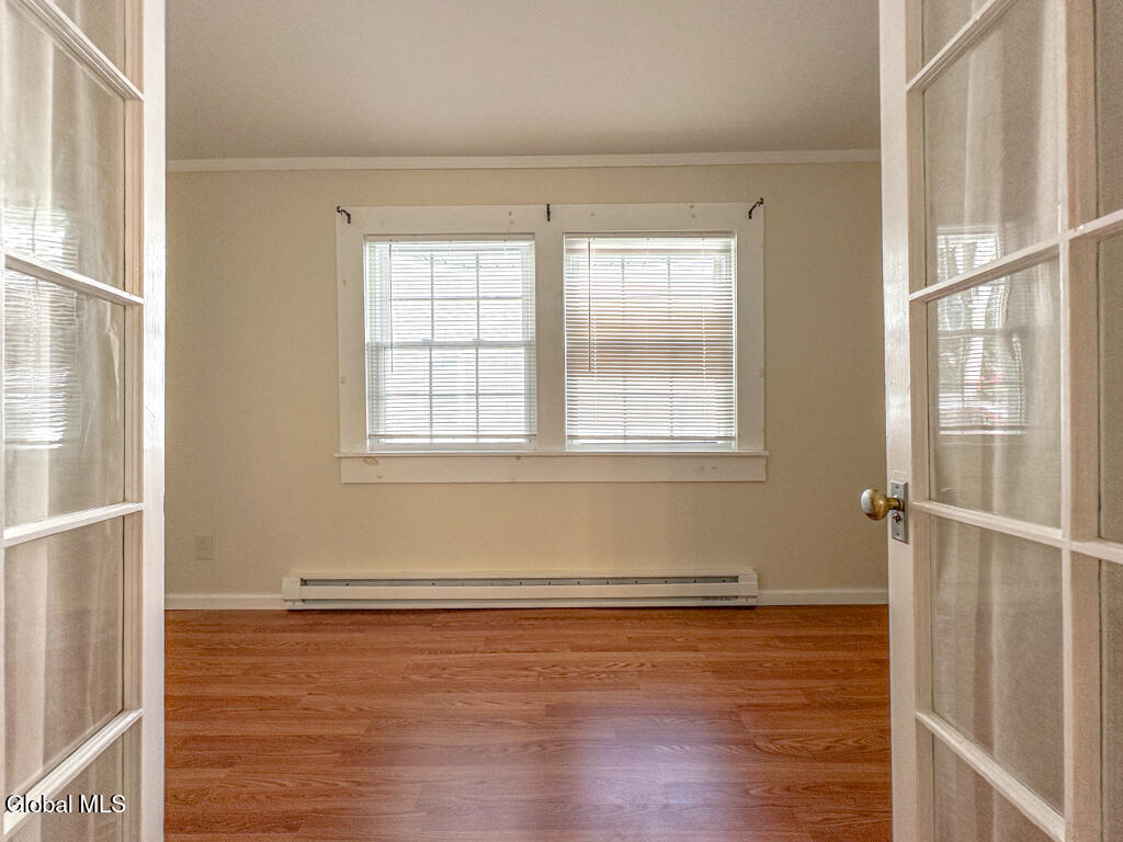 13 GROVE Avenue