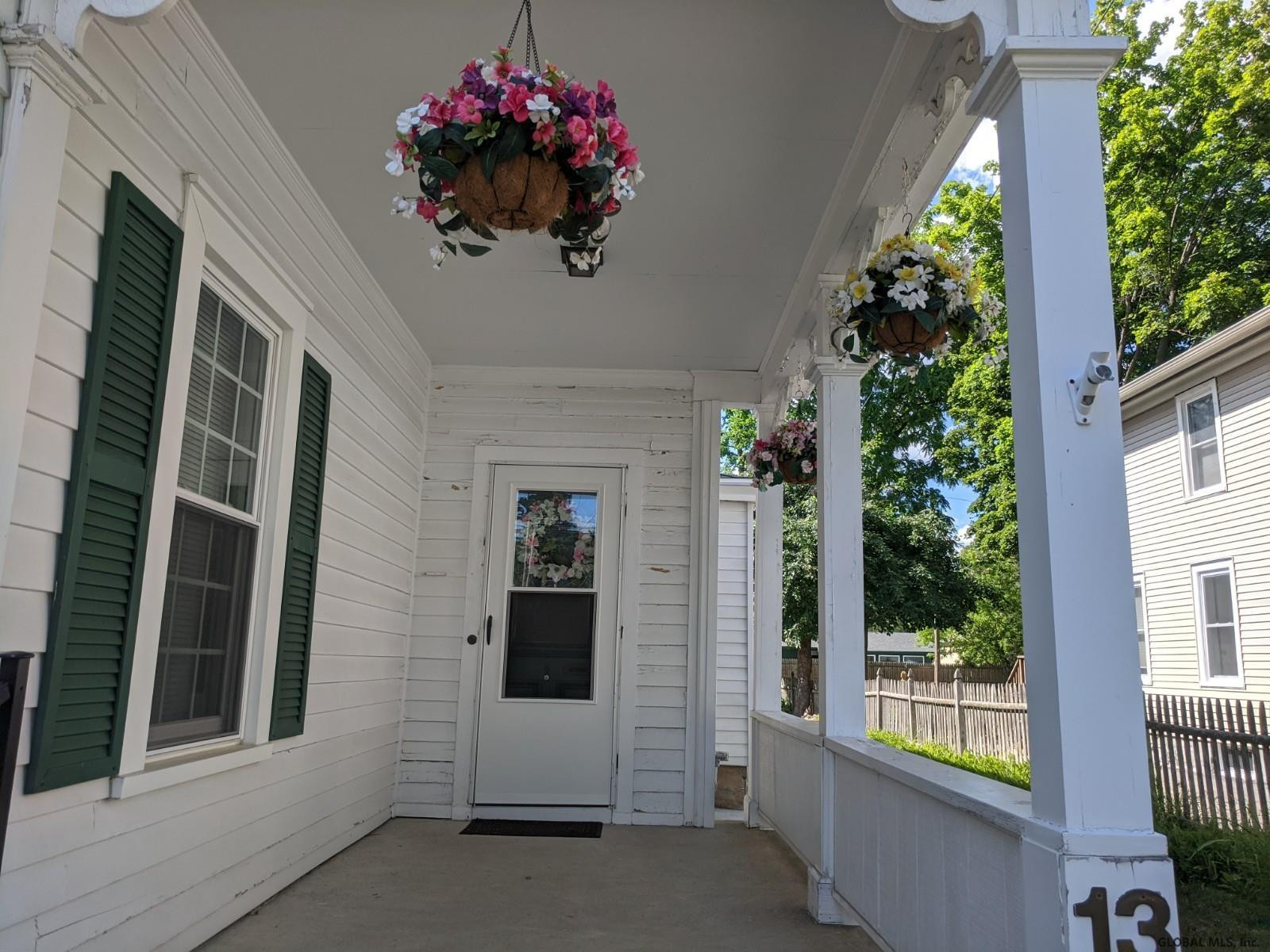13 GROVE Avenue