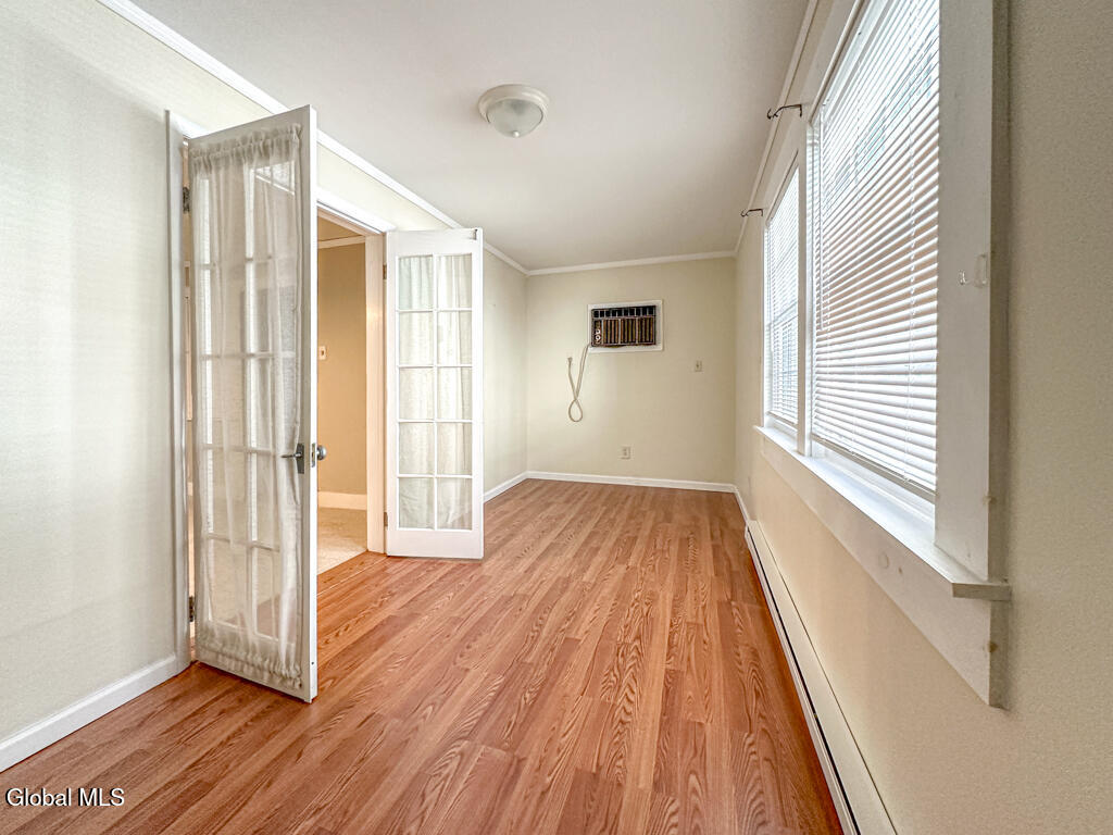 13 GROVE Avenue