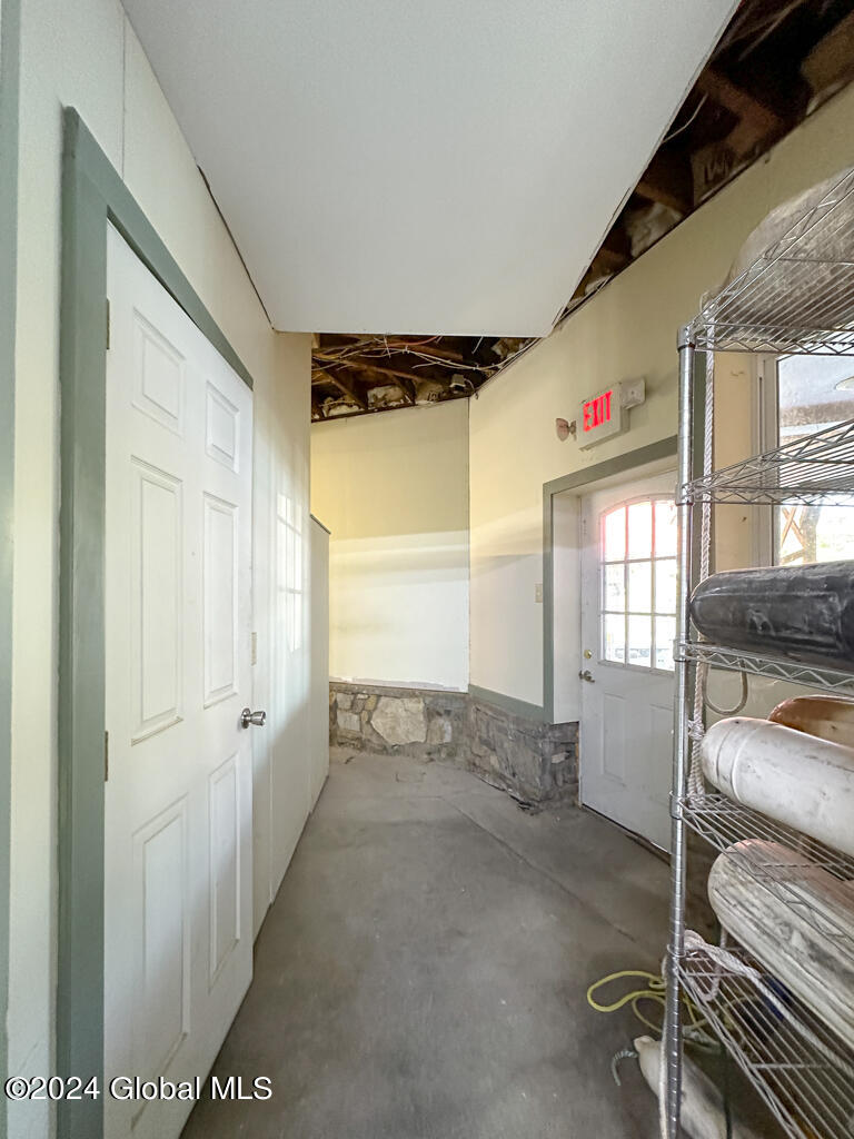 8 Delaware Avenue