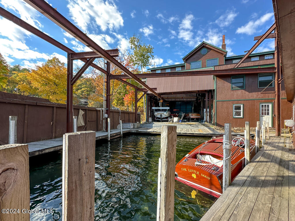 8 Delaware Avenue