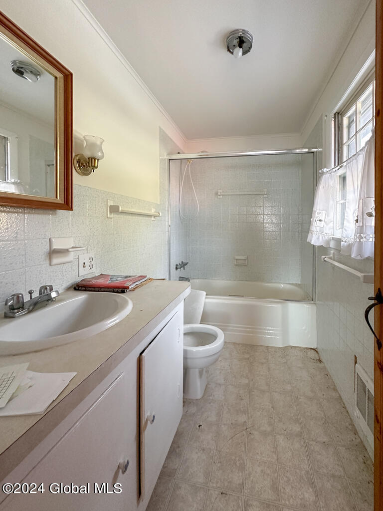 8 Delaware Avenue