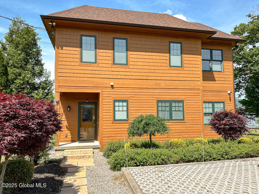 3 Rose Point Lane