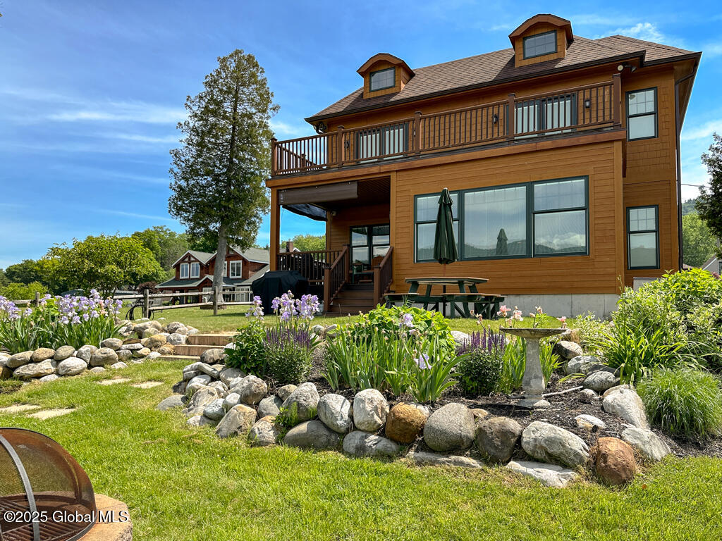 3 Rose Point Lane