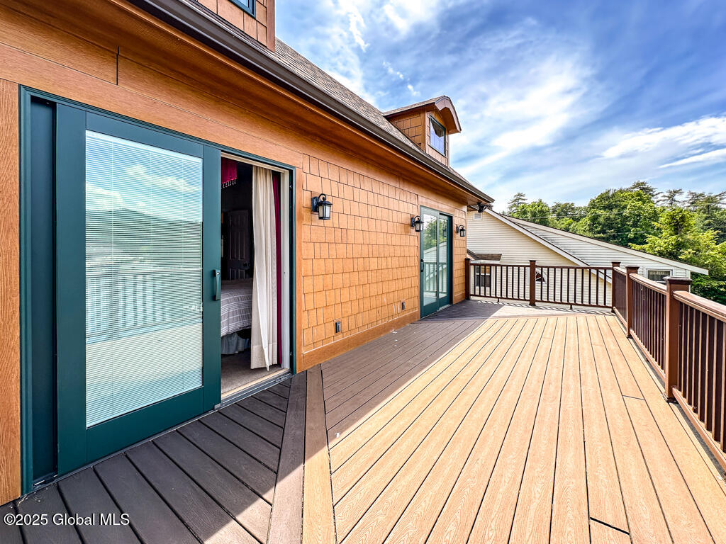 3 Rose Point Lane