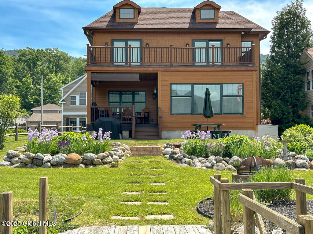 3 Rose Point Lane