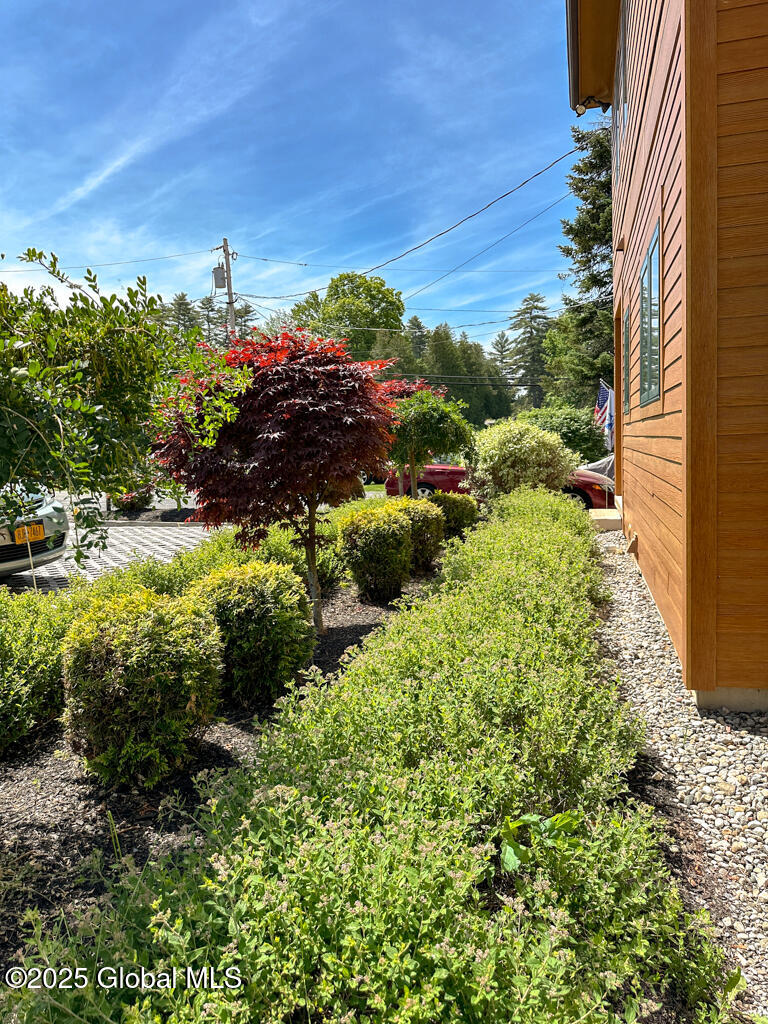 3 Rose Point Lane