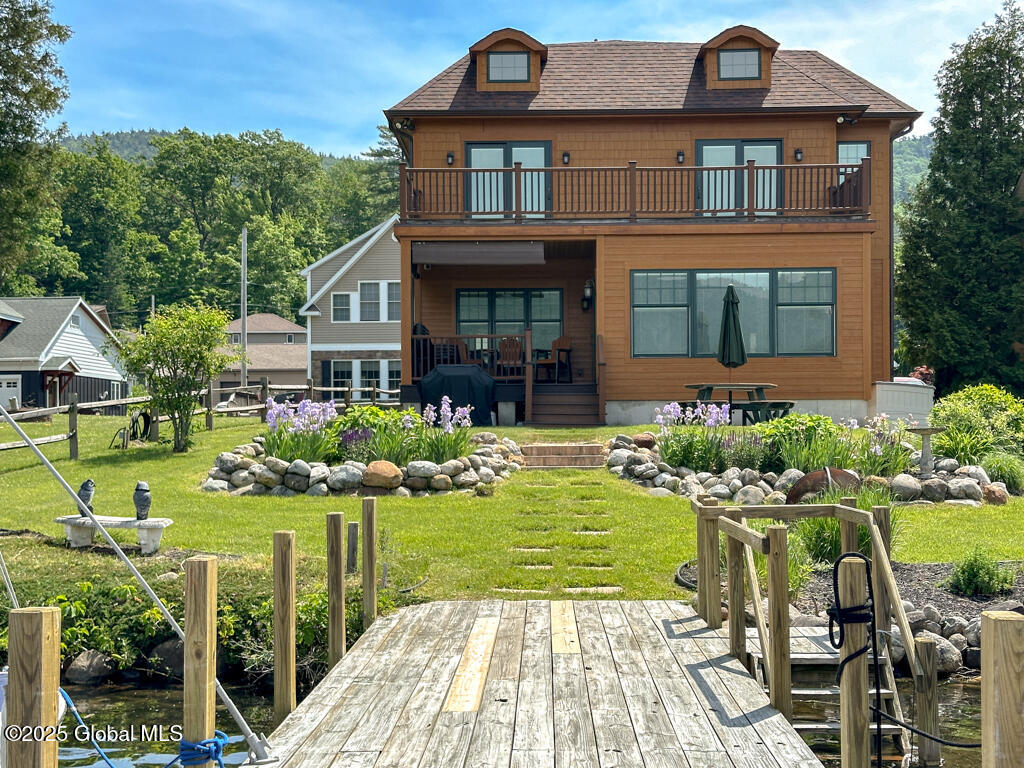 3 Rose Point Lane