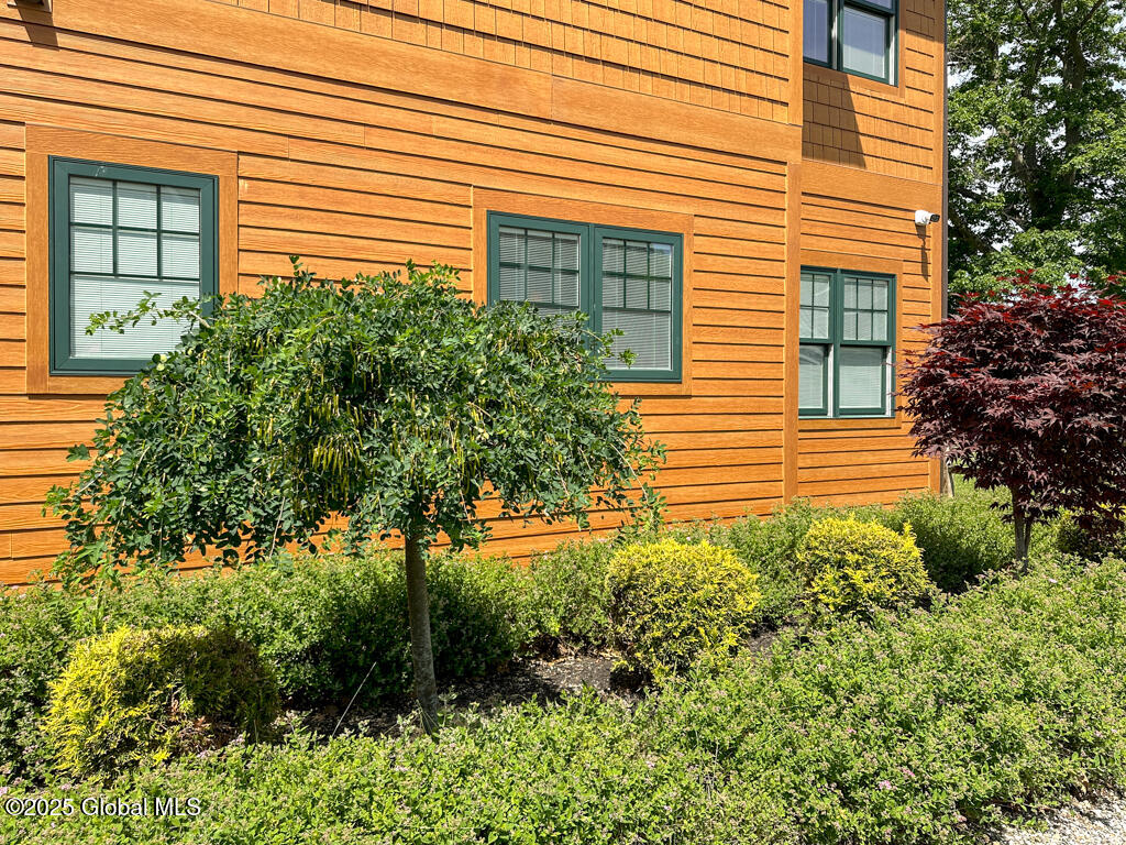 3 Rose Point Lane