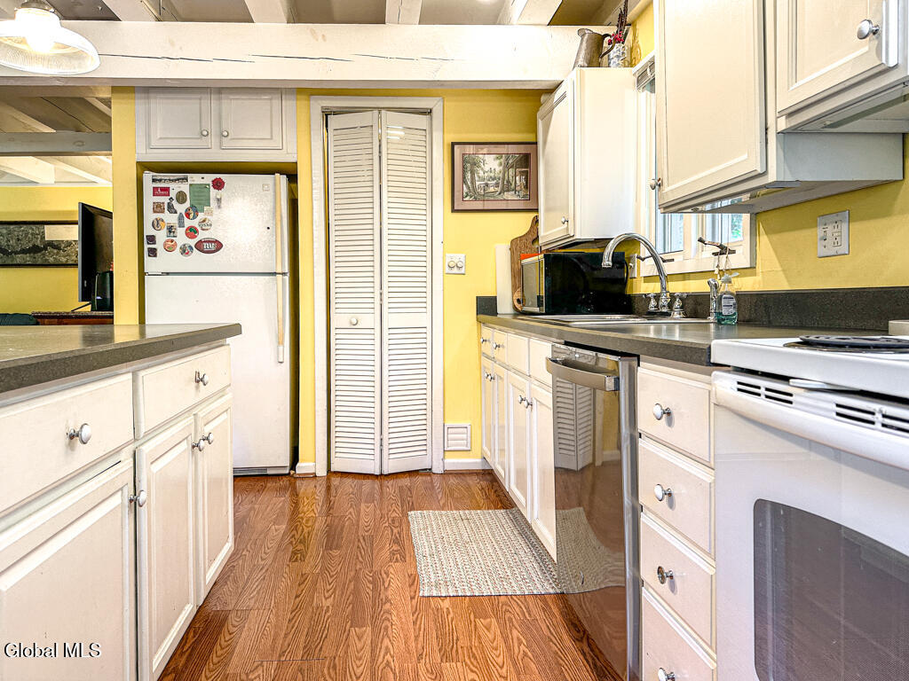 15 Heritage Village Road