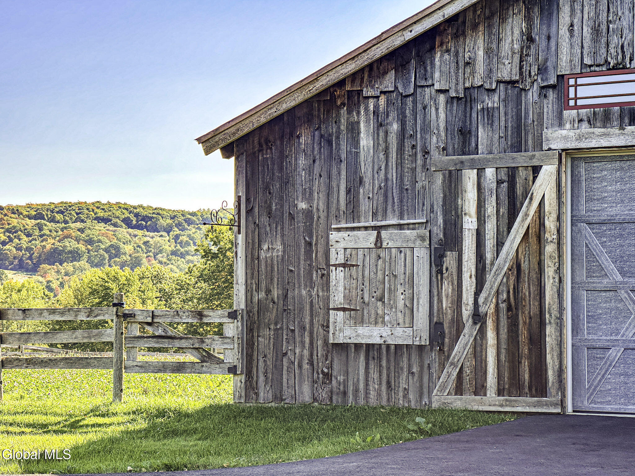 1661 Burch Road