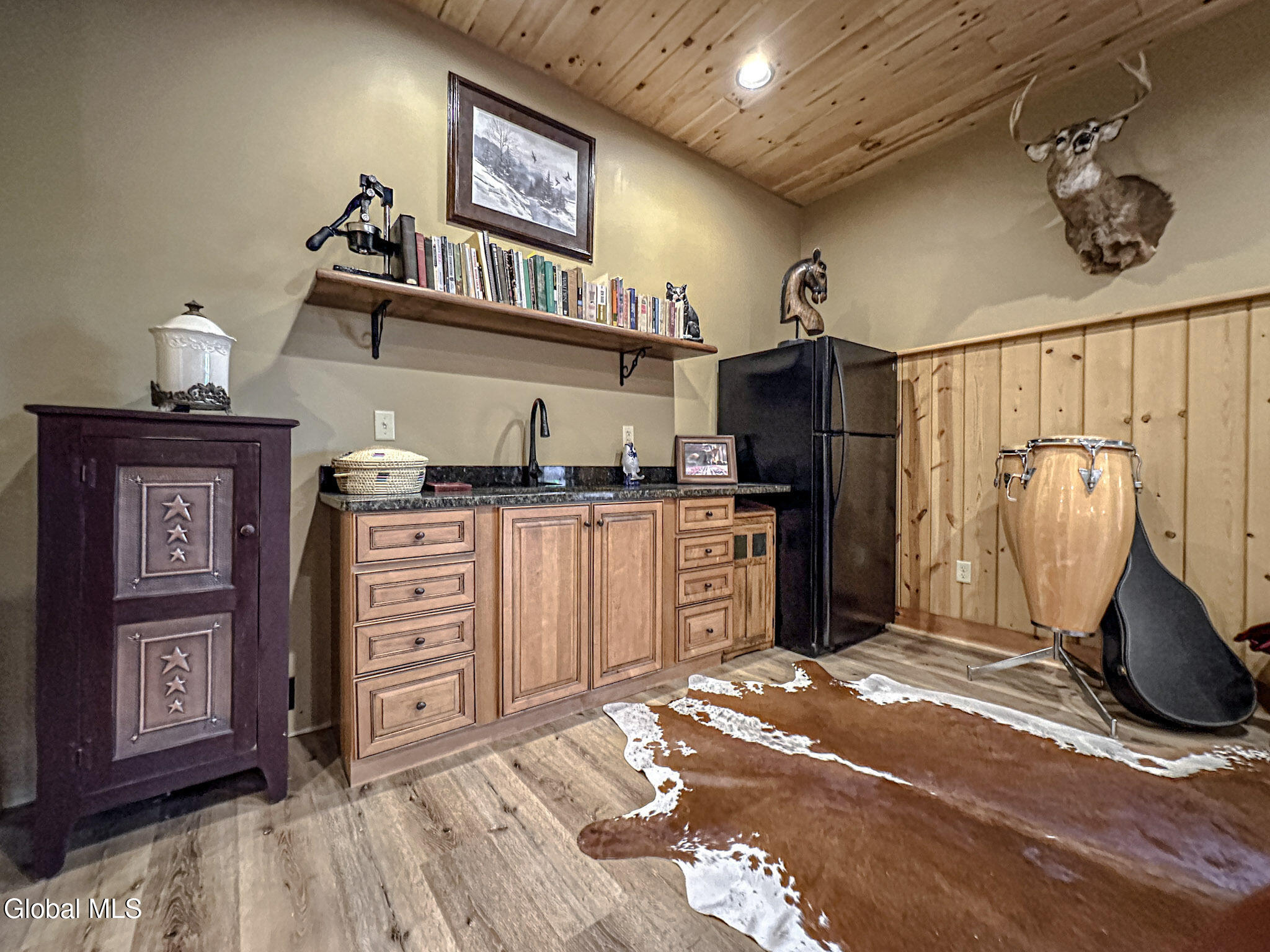 1661 Burch Road