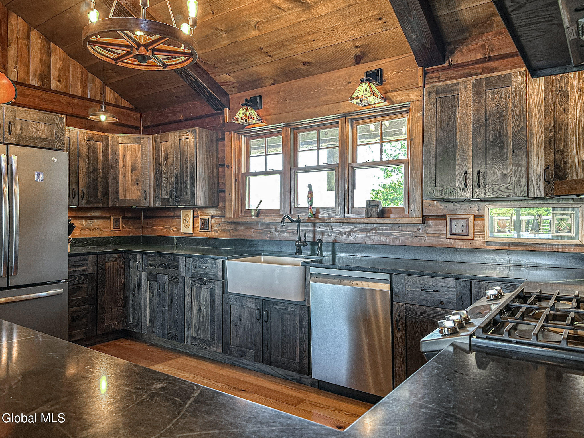 1661 Burch Road