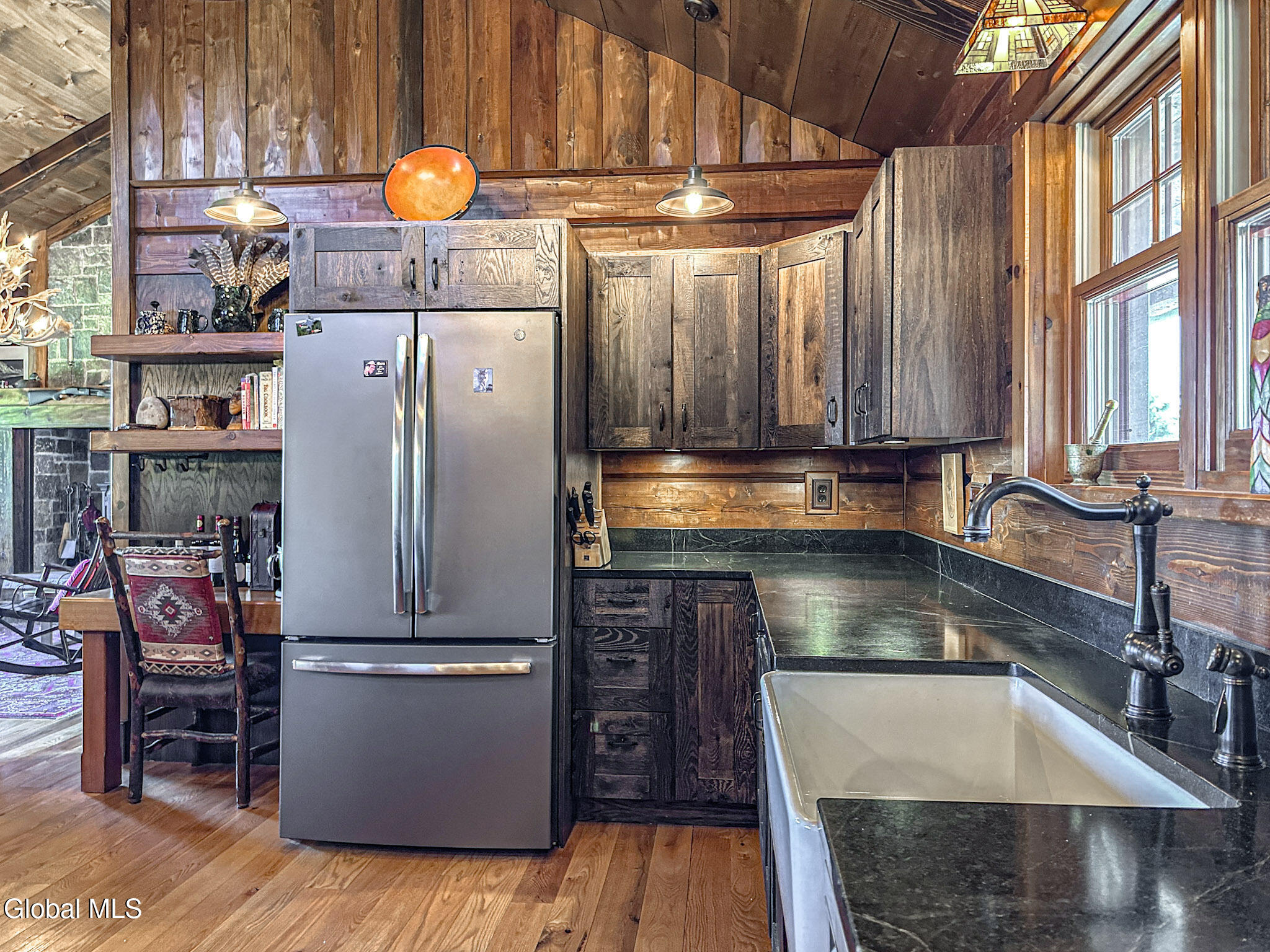 1661 Burch Road