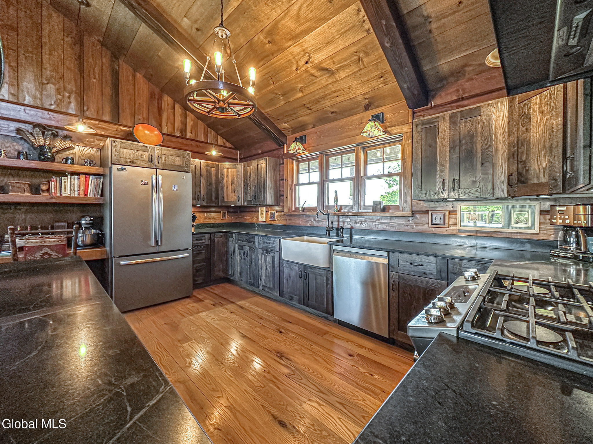 1661 Burch Road