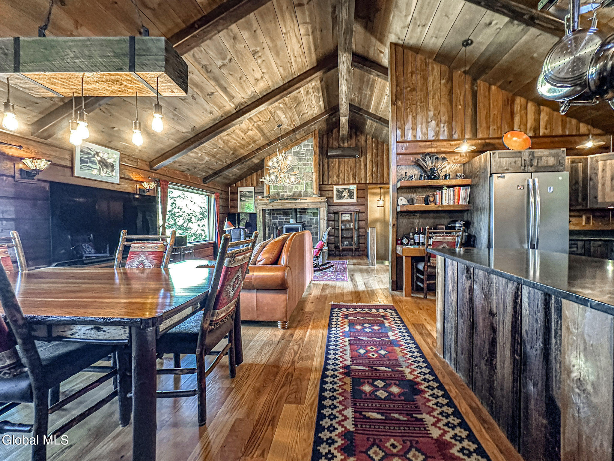 1661 Burch Road