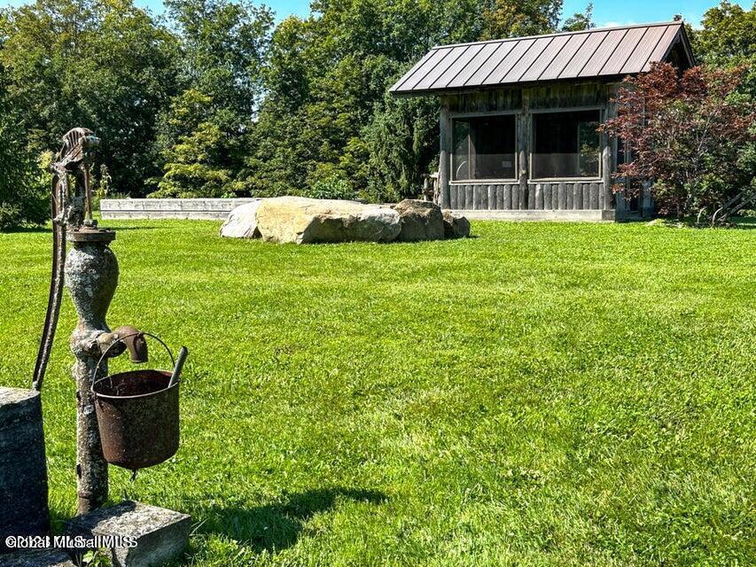 1661 Burch Road
