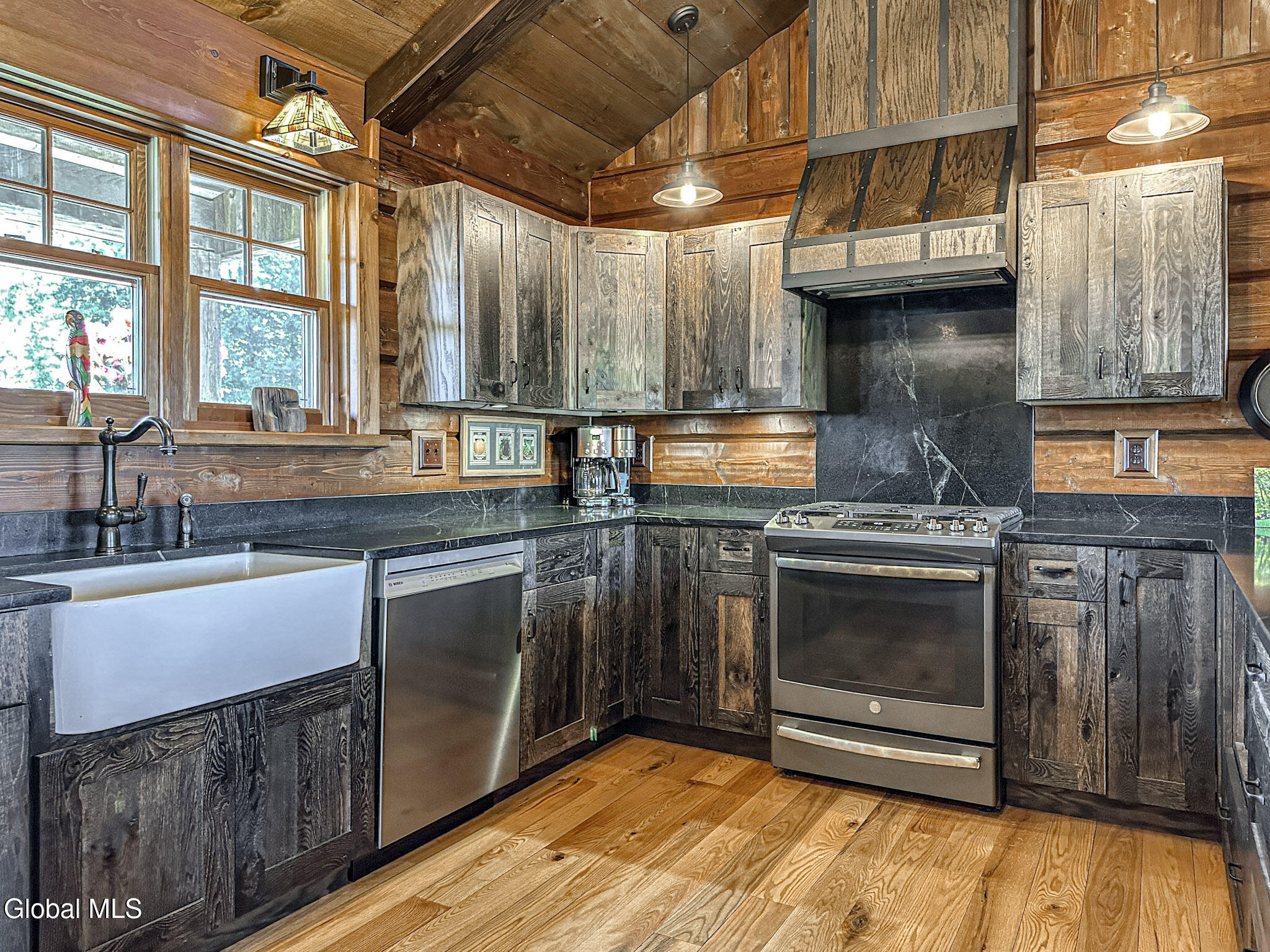 1661 Burch Road