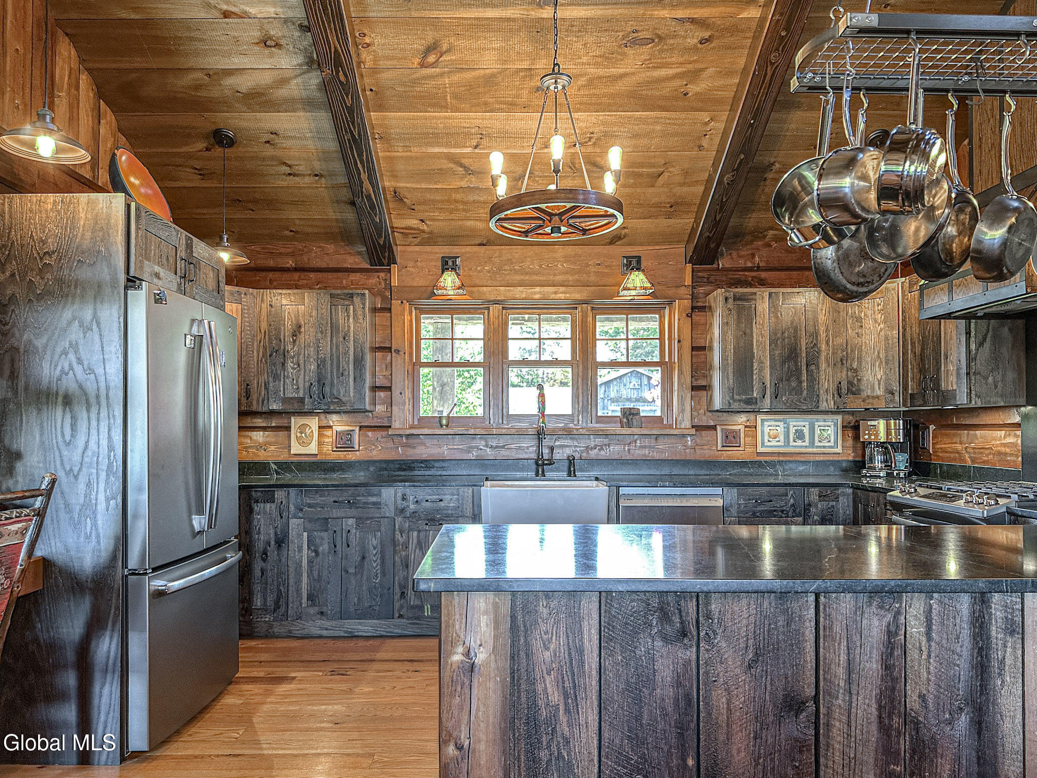 1661 Burch Road