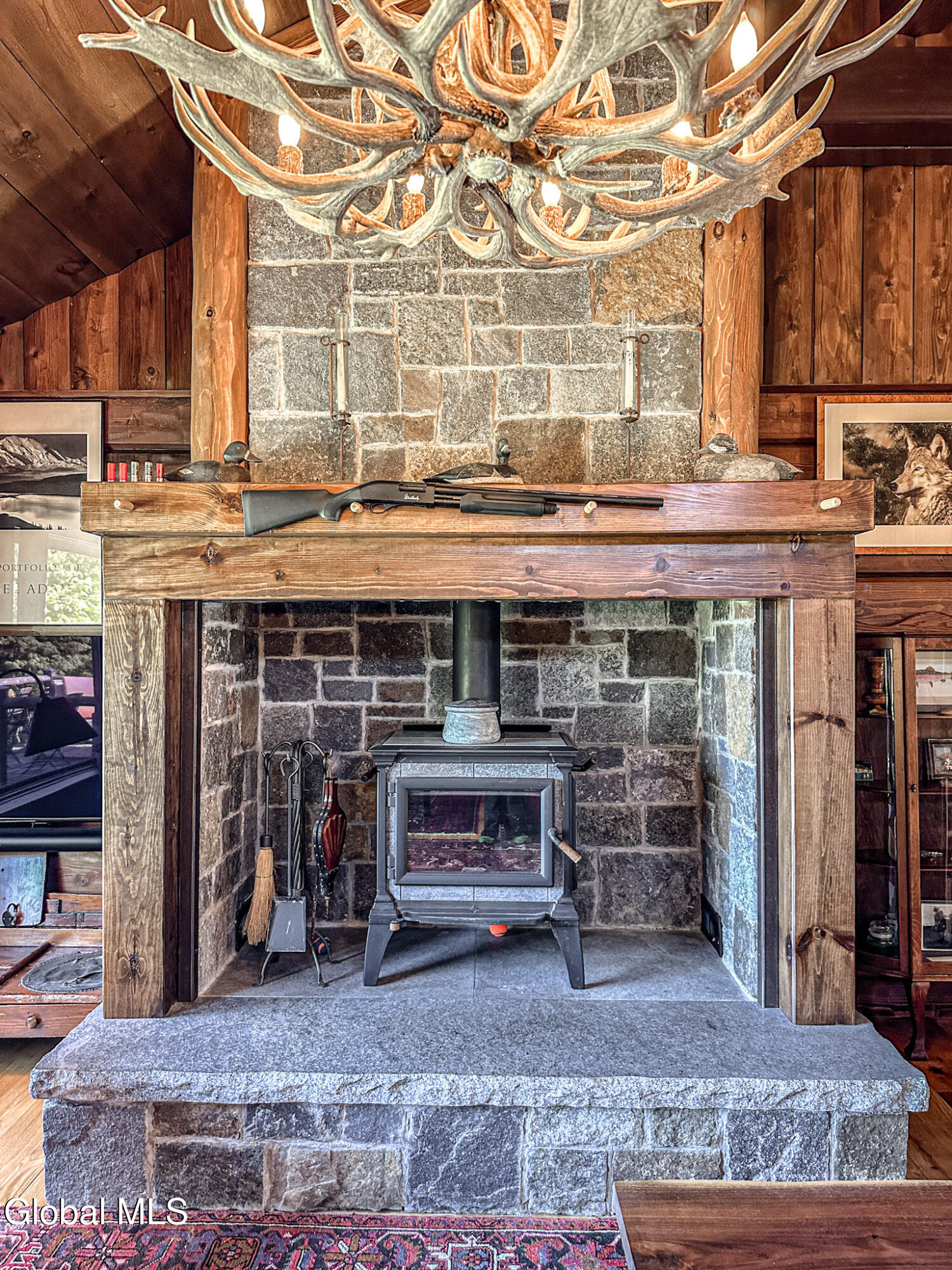 1661 Burch Road
