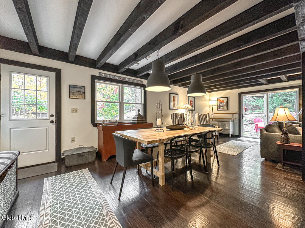 32 Heritage Vlg Road