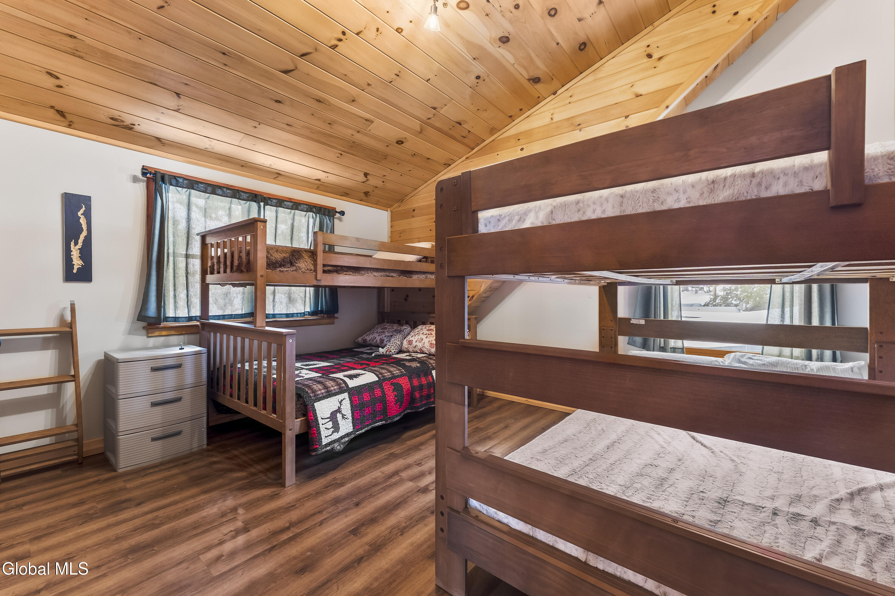 26 Shallow Beach Road