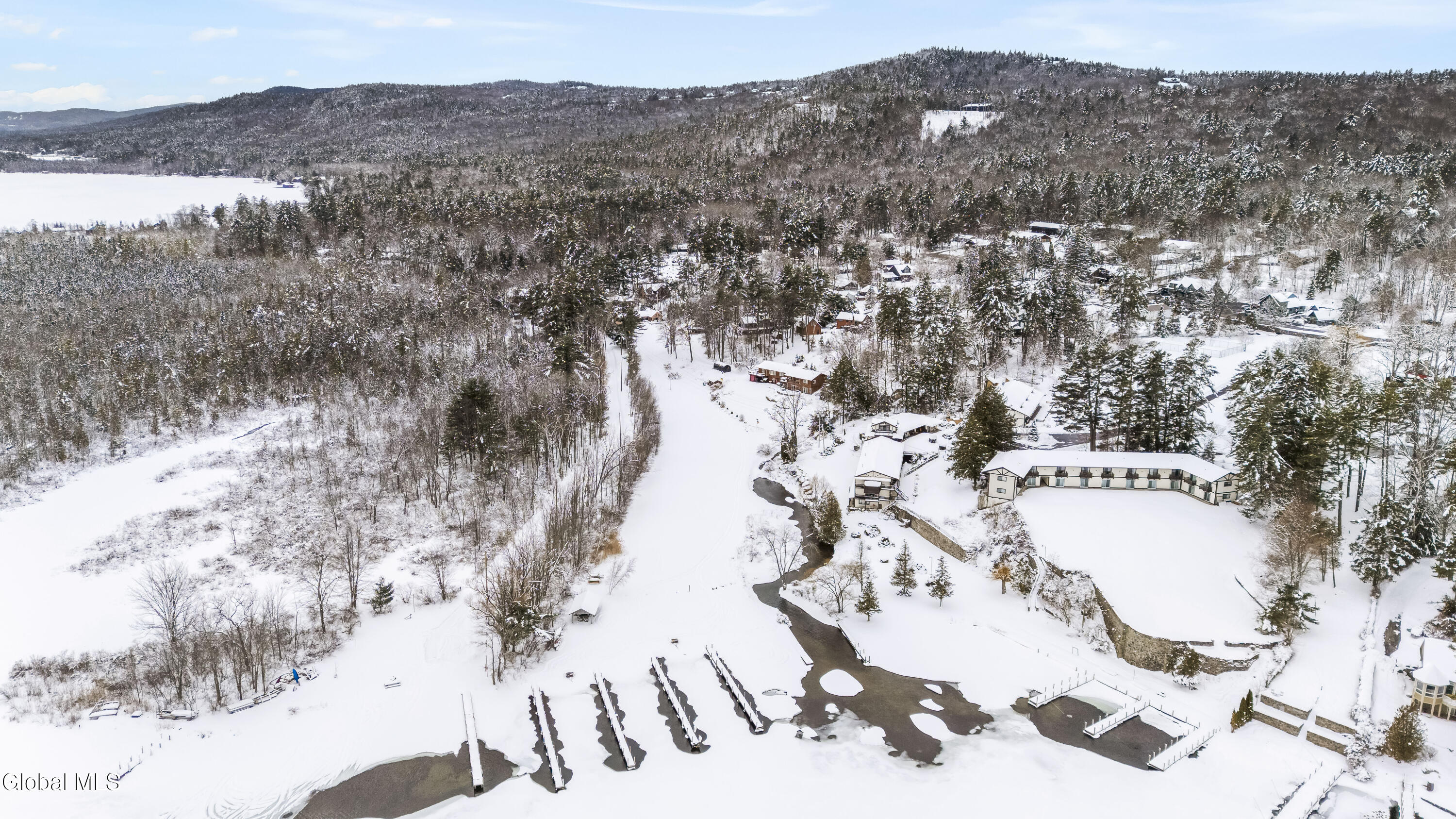 26 Shallow Beach Road