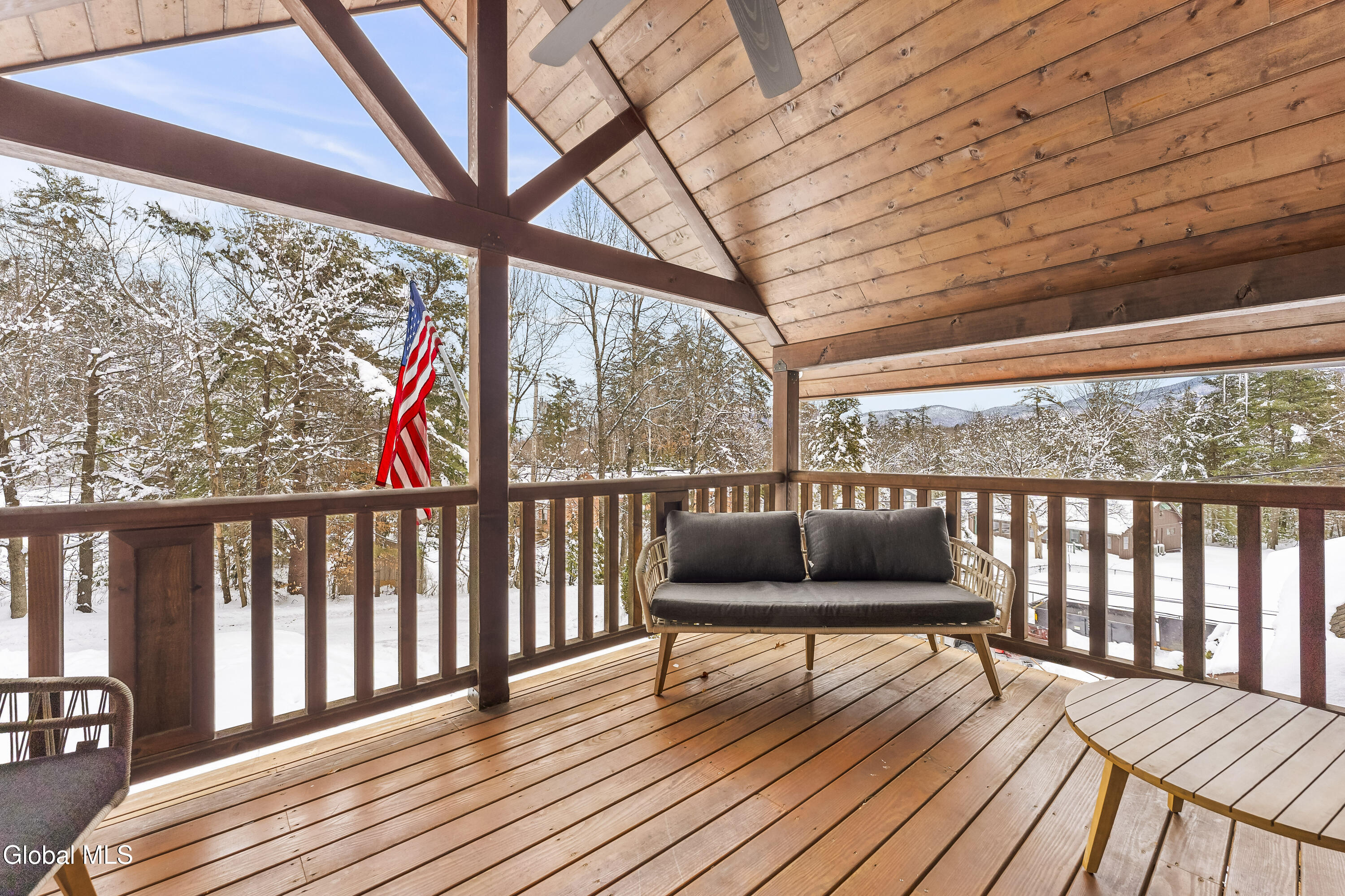 26 Shallow Beach Road