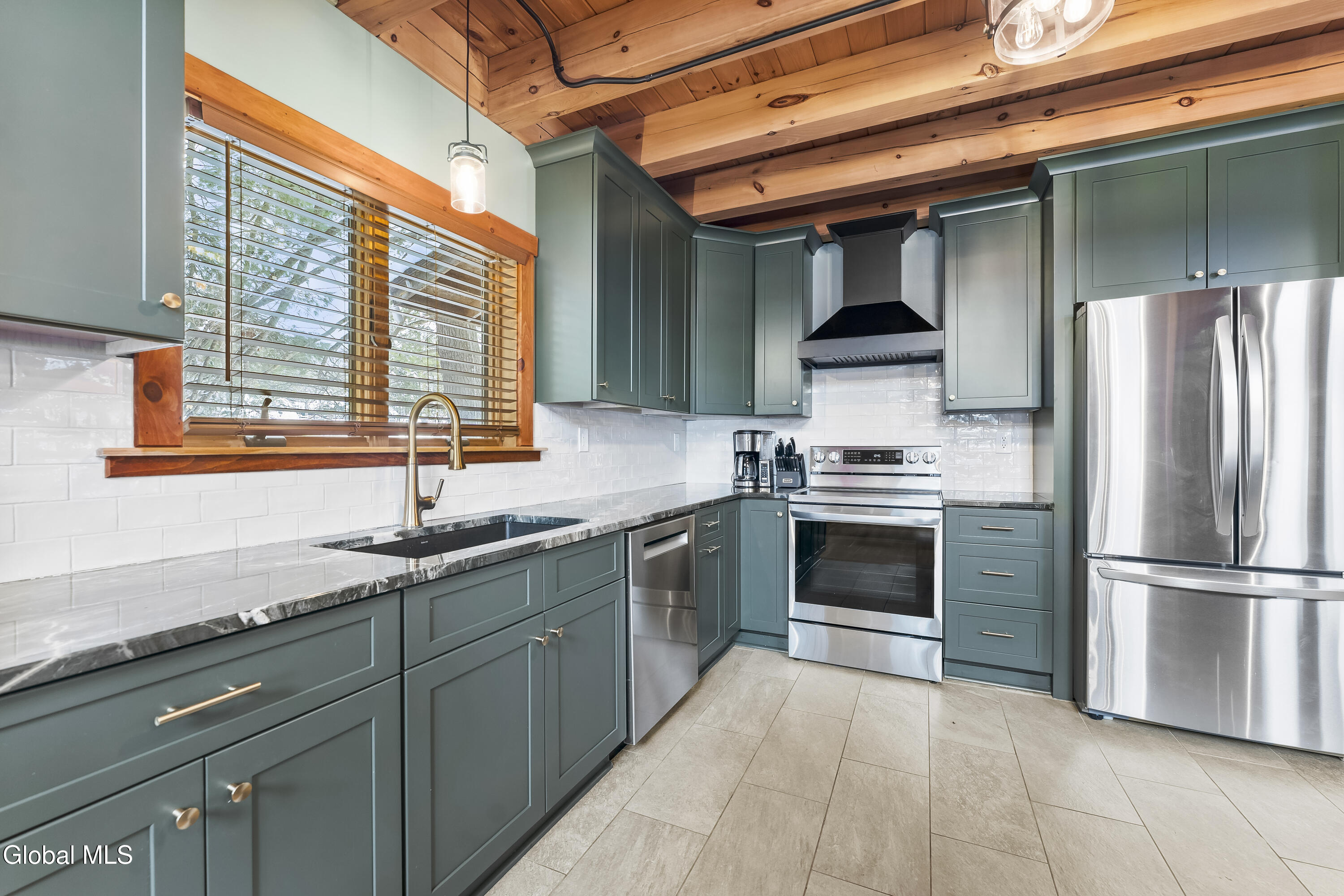 26 Shallow Beach Road