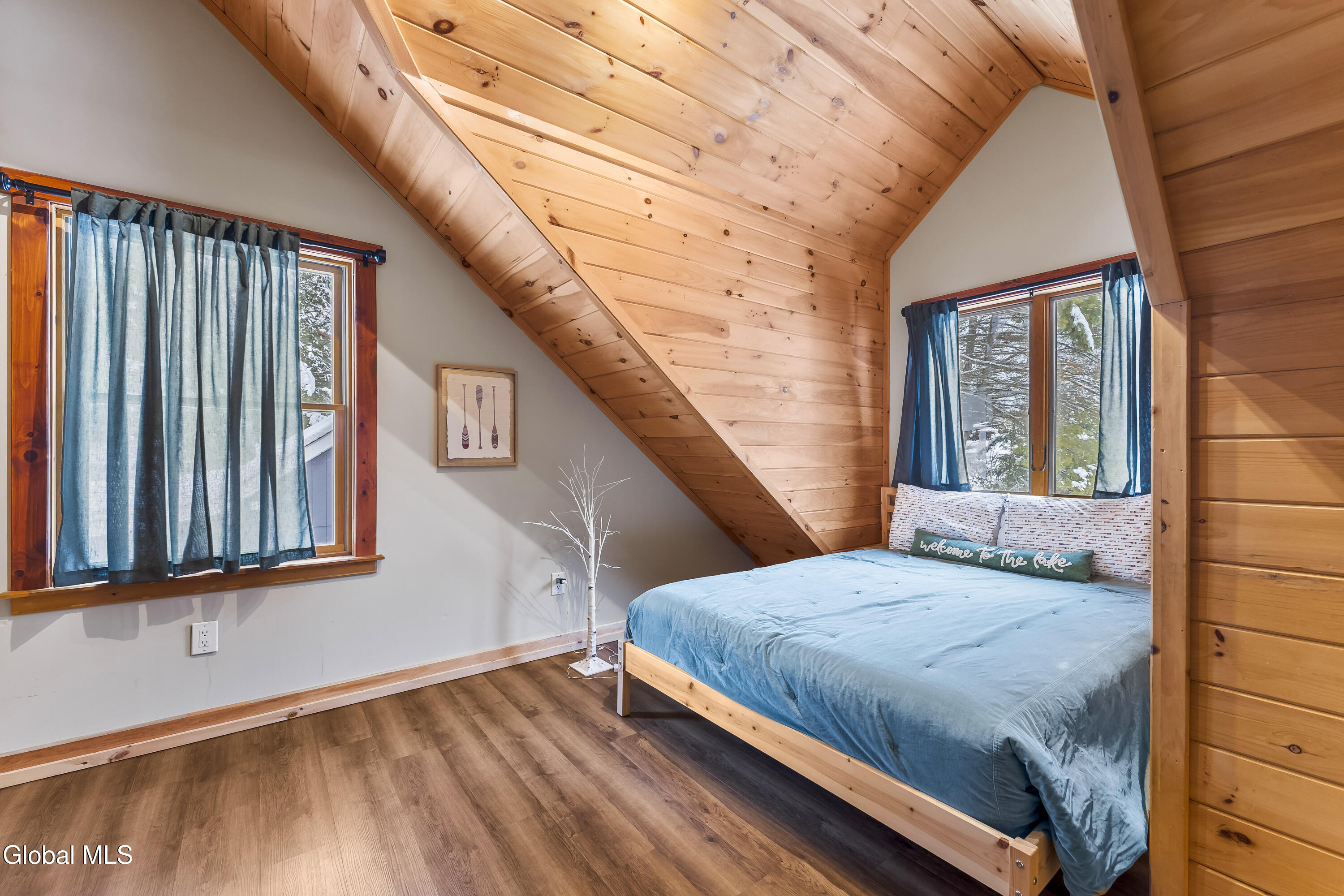 26 Shallow Beach Road
