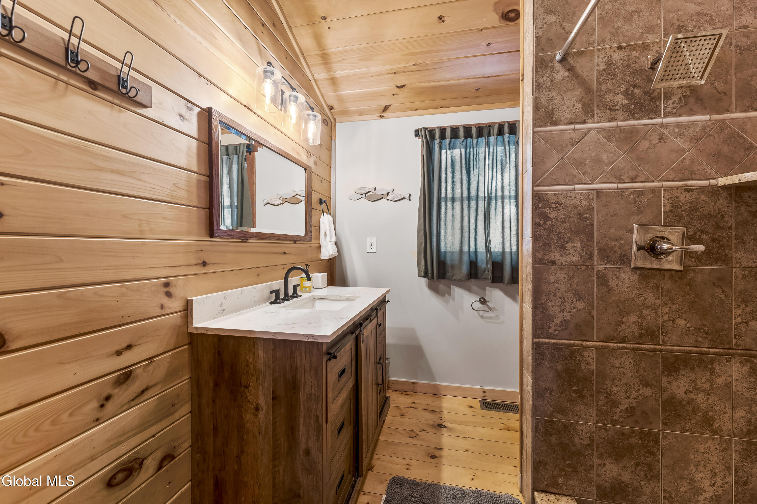 26 Shallow Beach Road