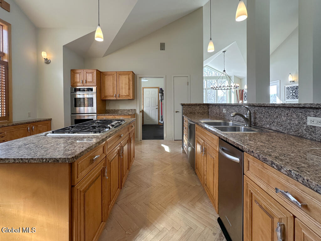 3 Heron Hollow Road