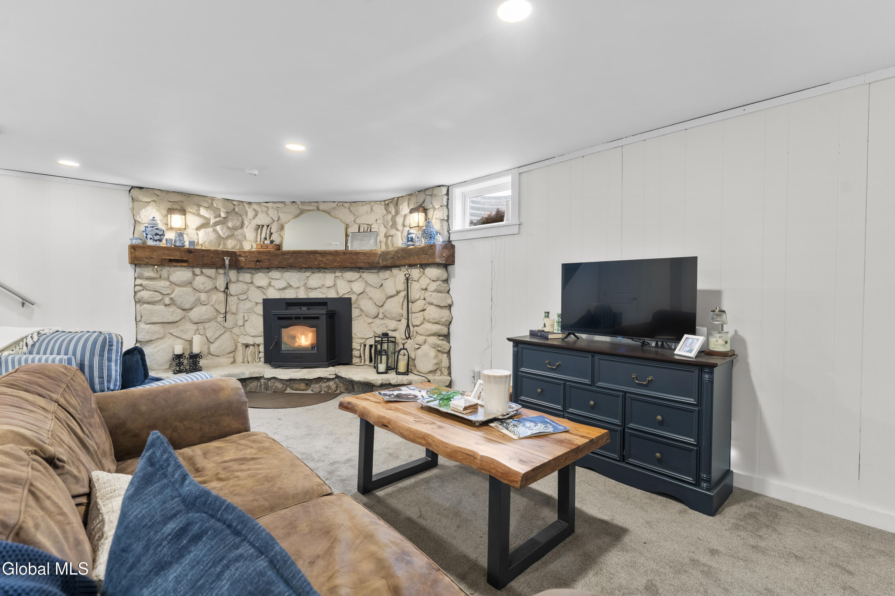 8 Higgins Road