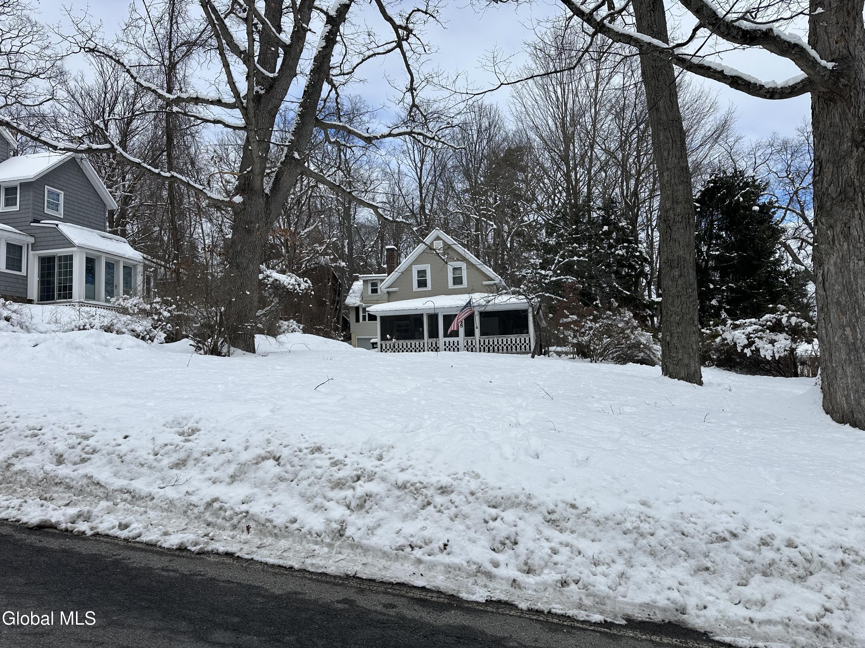 48-50 Horicon Avenue