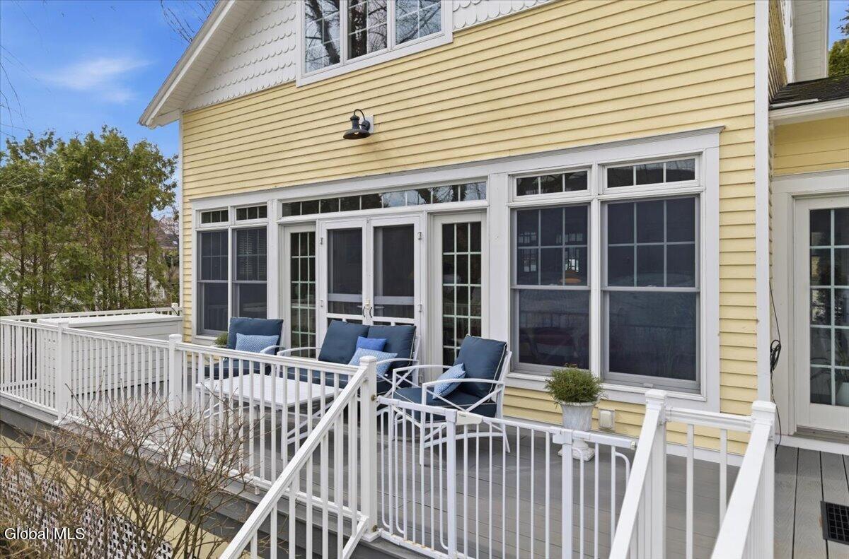 338 Cleverdale Road