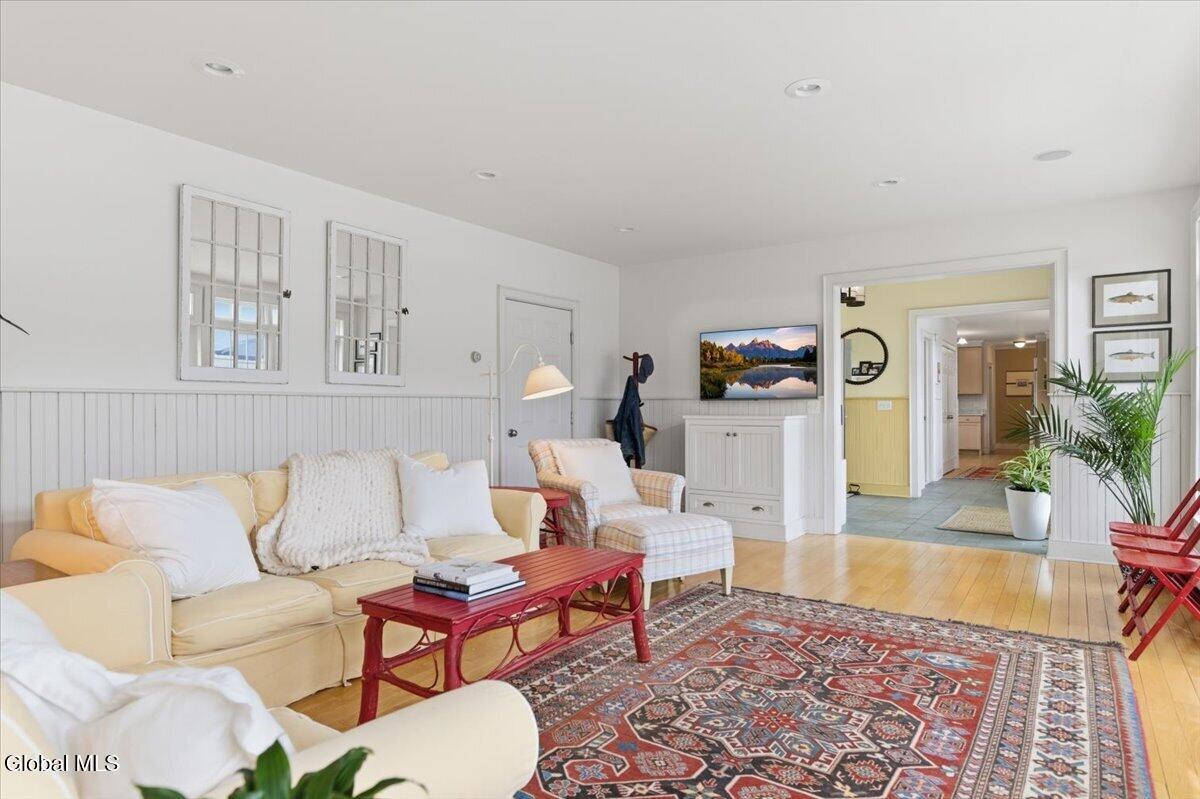 338 Cleverdale Road