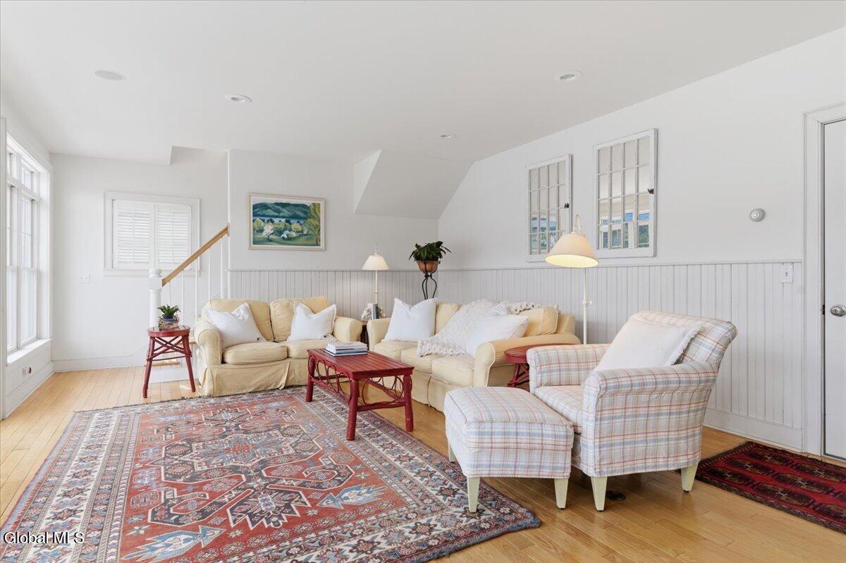 338 Cleverdale Road