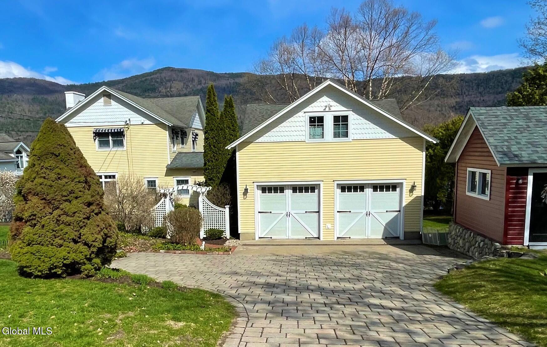 338 Cleverdale Road