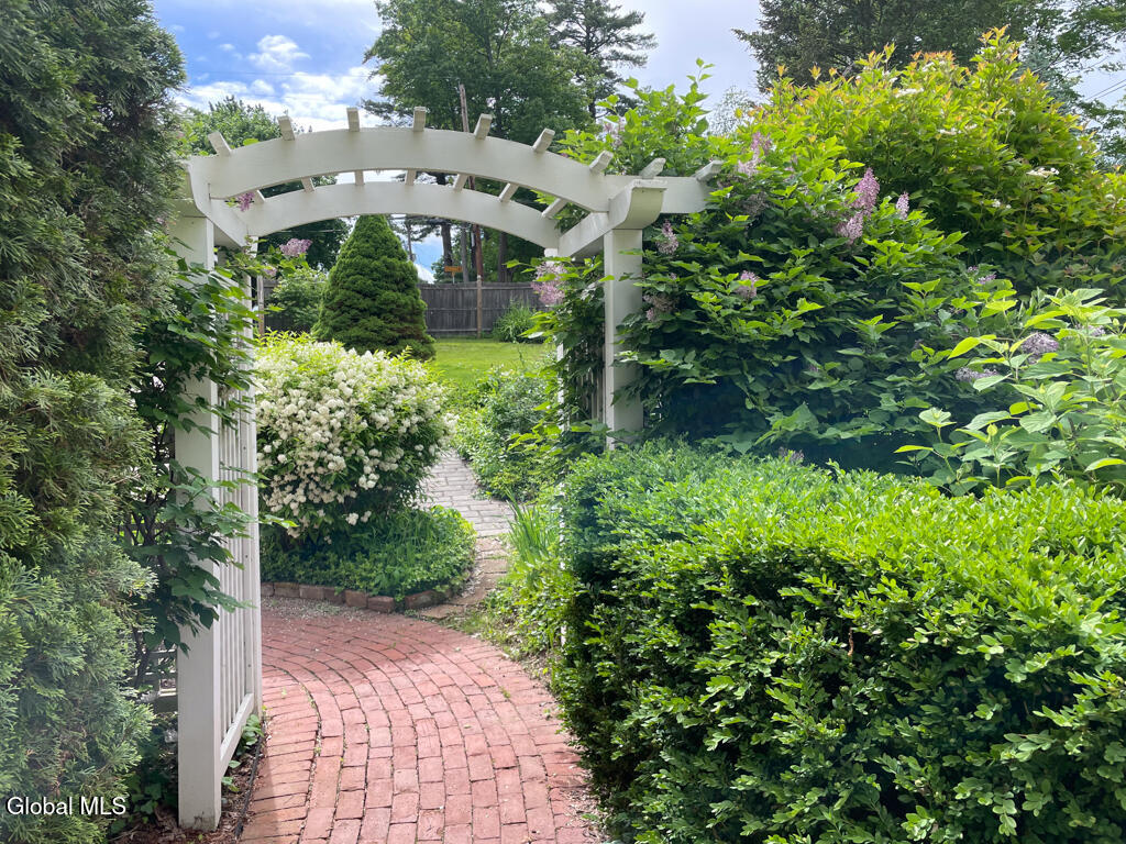 338 Cleverdale Road