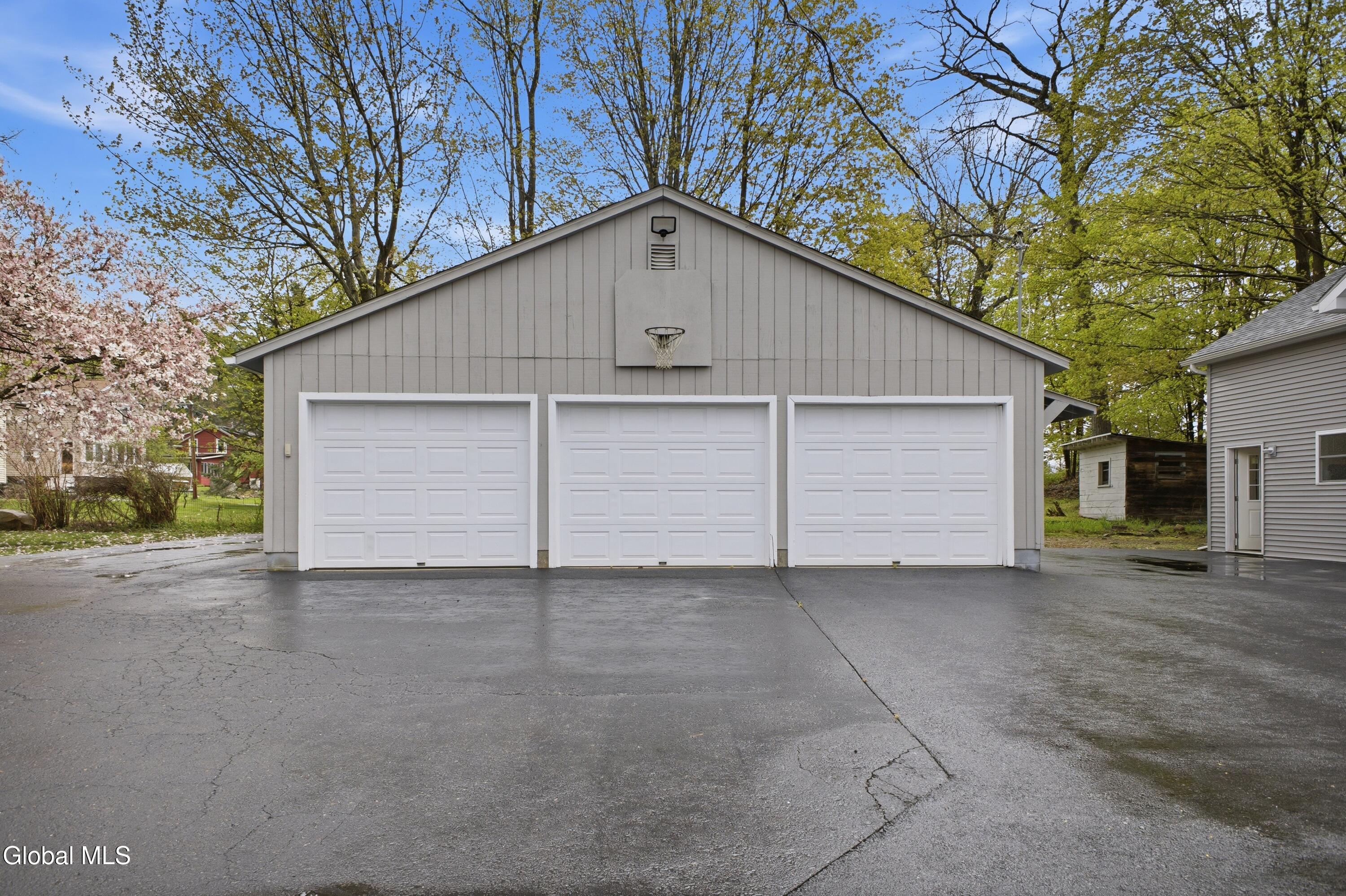 42 Horicon Avenue