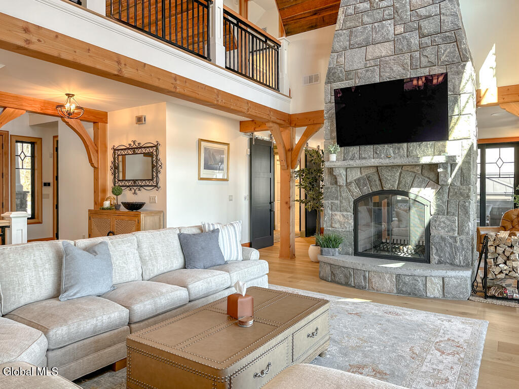 3236 Lake Shore Drive