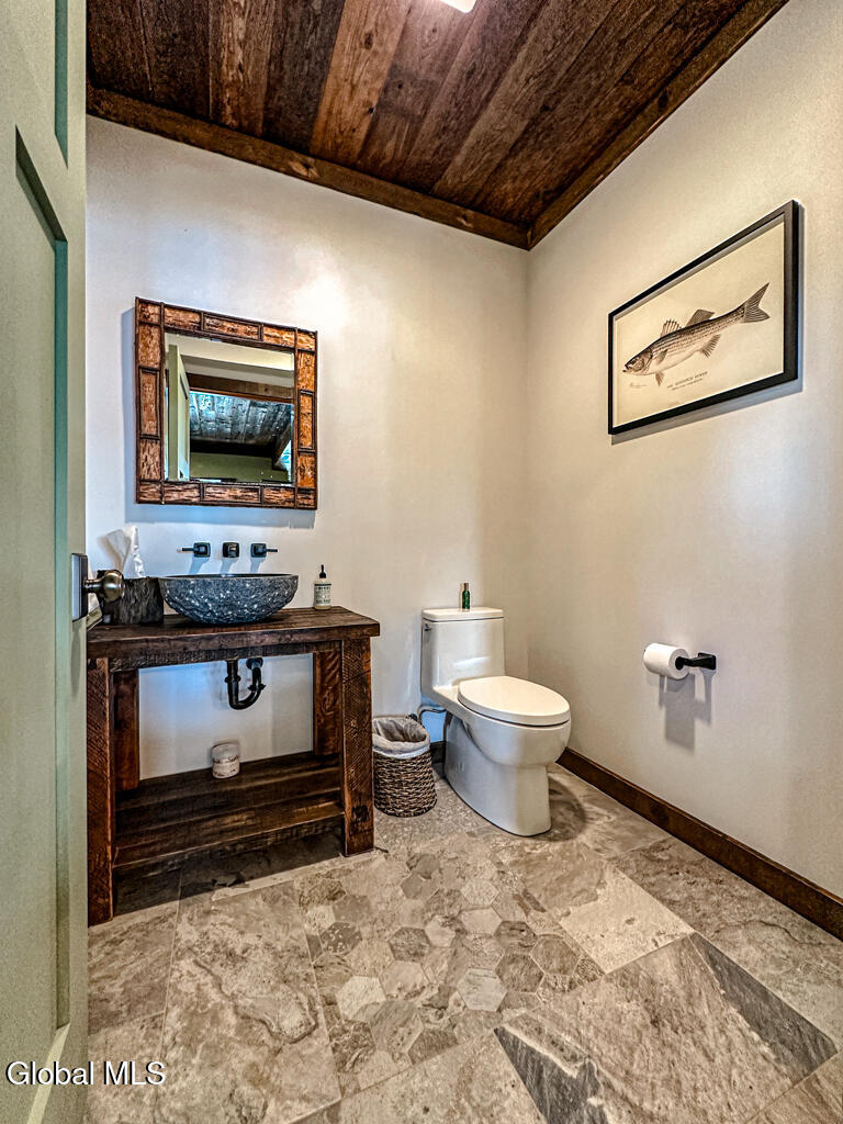 3236 Lake Shore Drive