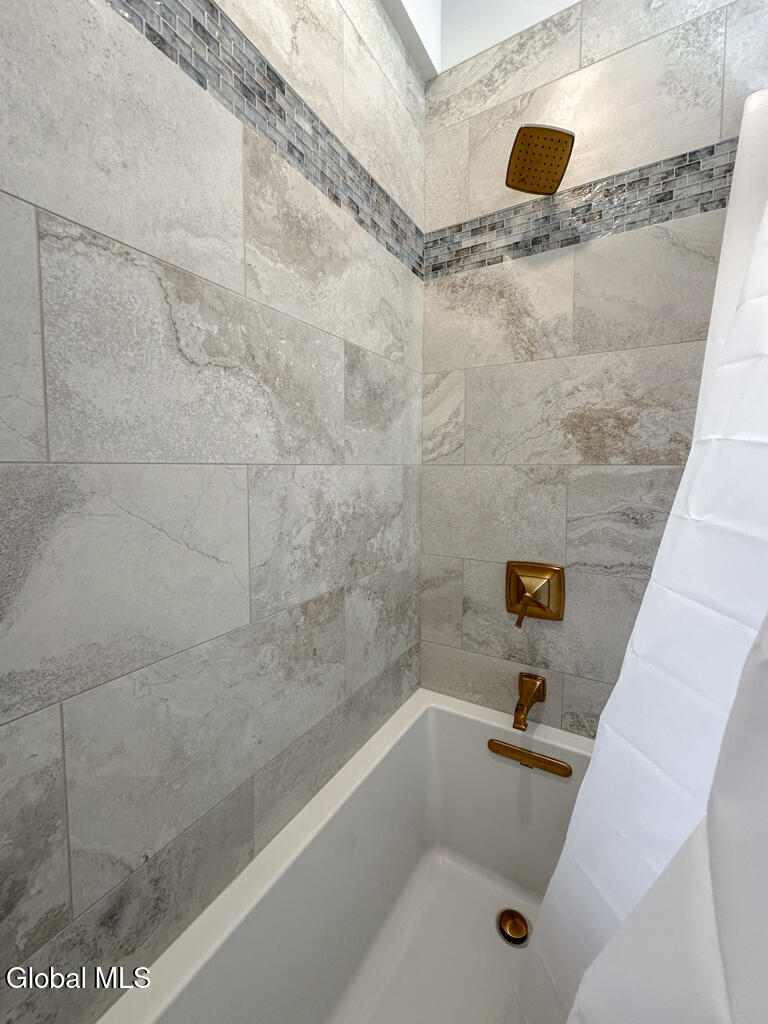 3236 Lake Shore Drive