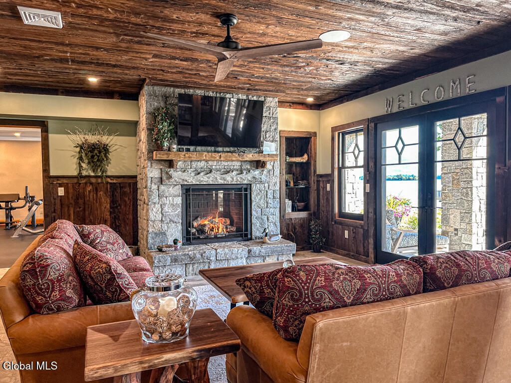 3236 Lake Shore Drive
