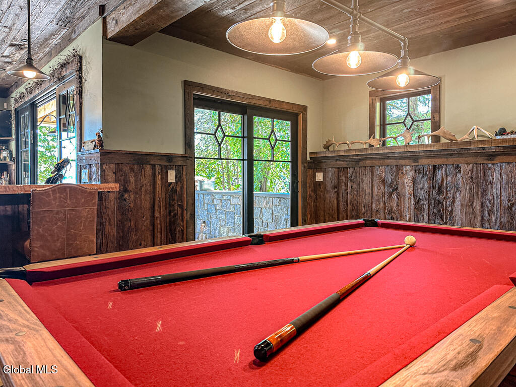 3236 Lake Shore Drive