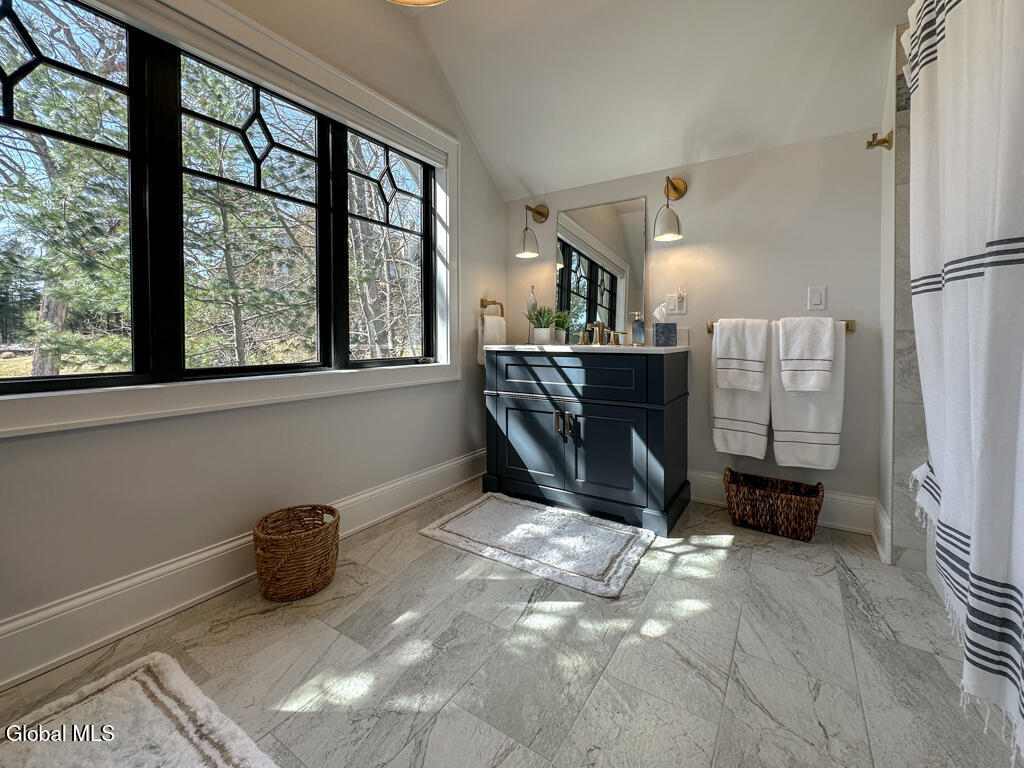 3236 Lake Shore Drive