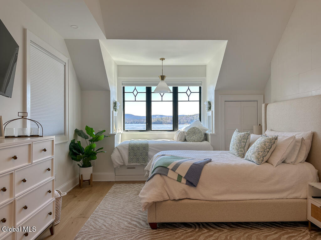 3236 Lake Shore Drive