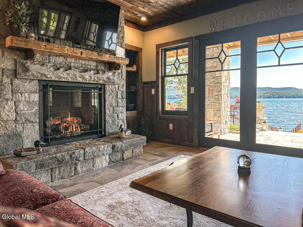 3236 Lake Shore Drive