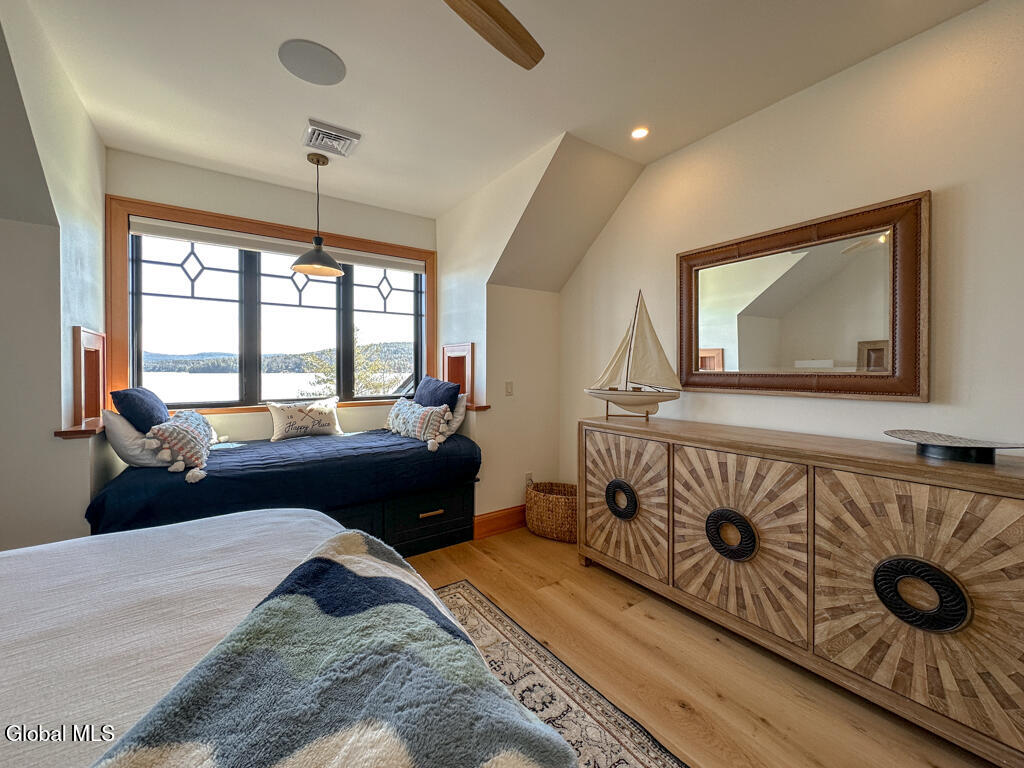 3236 Lake Shore Drive